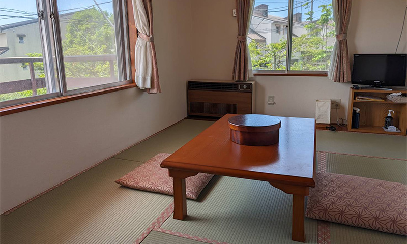 Japanese style room with 6 tatami mats